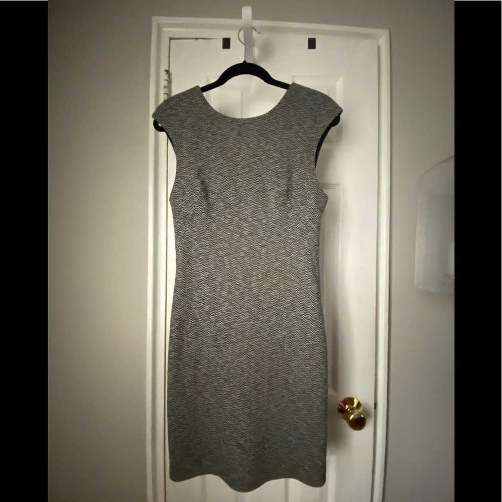 Beautifully tailored Theory dress!